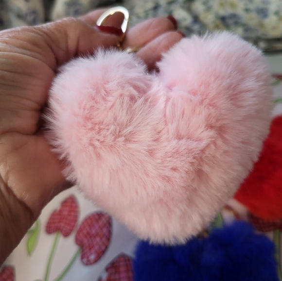 3 Heart Fluffy PomPom Key Chain NEW RED,PINK,BLUE - Picture 5 of 11